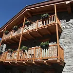 Mi Casa Tu Casa Brusson