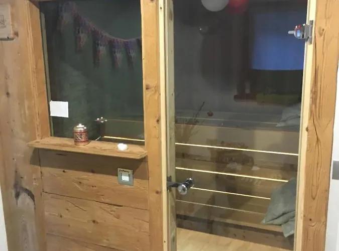 Mi Casa Tu Casa بروسون