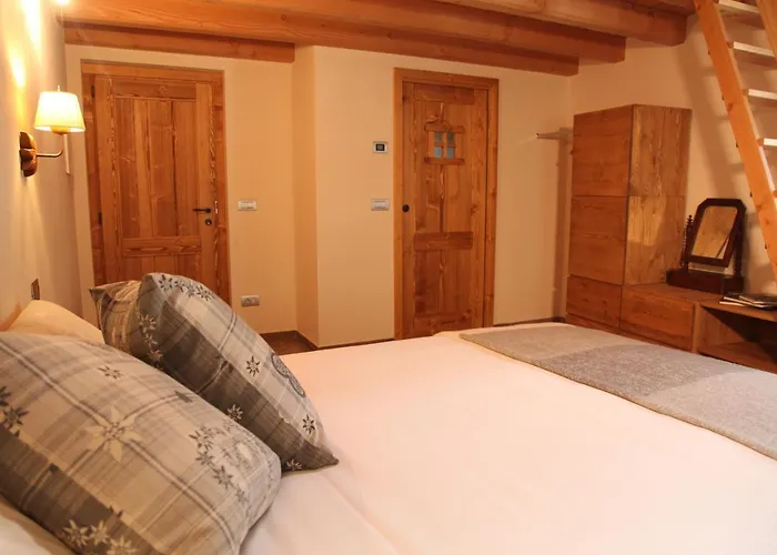 Mi Casa Tu Casa بروسون