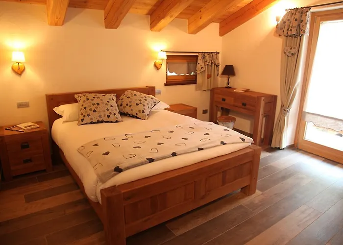 Mi Casa Tu Casa 3* بروسون